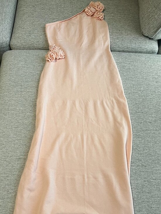 Meshki Dresses & Skirts - ✨ MESHKI Paloma One Shoulder Knit Maxi Dress With Flowers - Baby Pink (XL) ✨